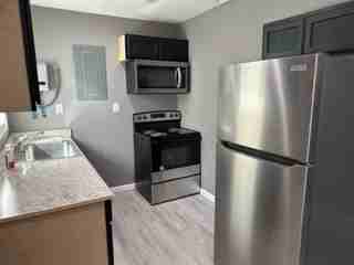 923 Washington St Nw #1 - Photo 5 of 10