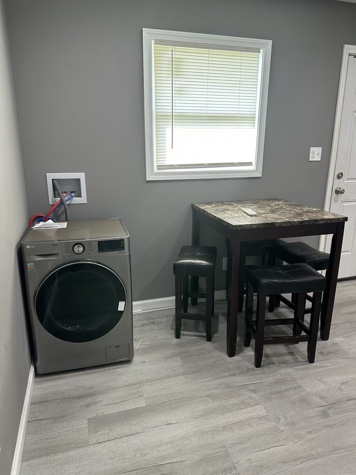 923 Washington St Nw #1 - Photo 7 of 10