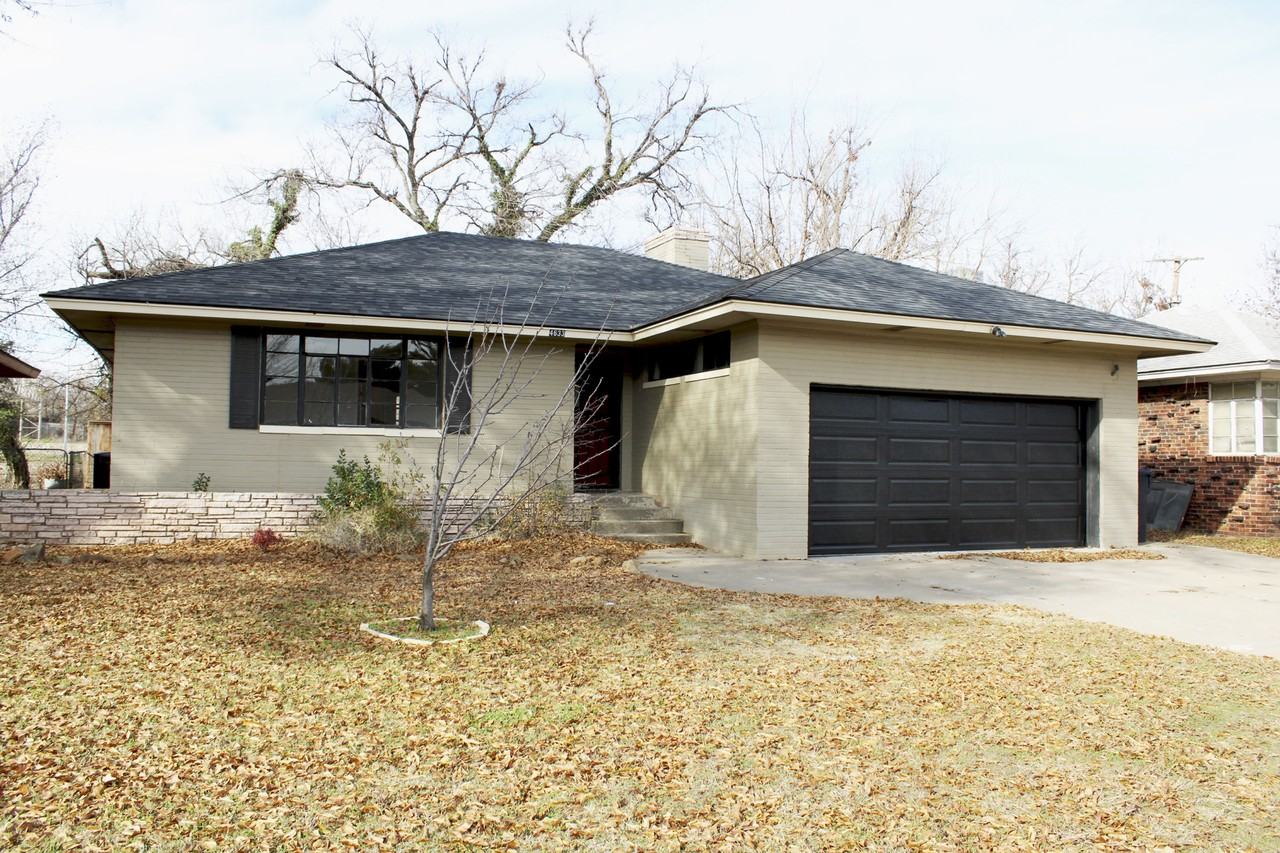 4633 N Indiana Ave - Photo 3 of 23