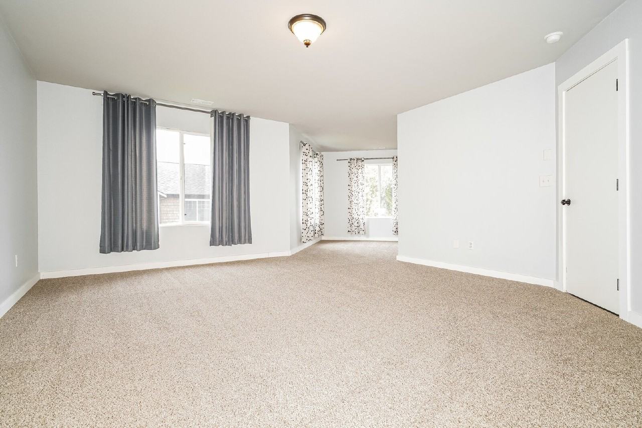 11521 138th Street Ct E - Photo 7 of 15