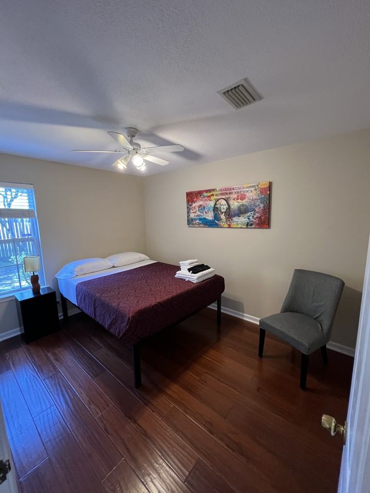 104 Adams Ct - Photo 3 of 15