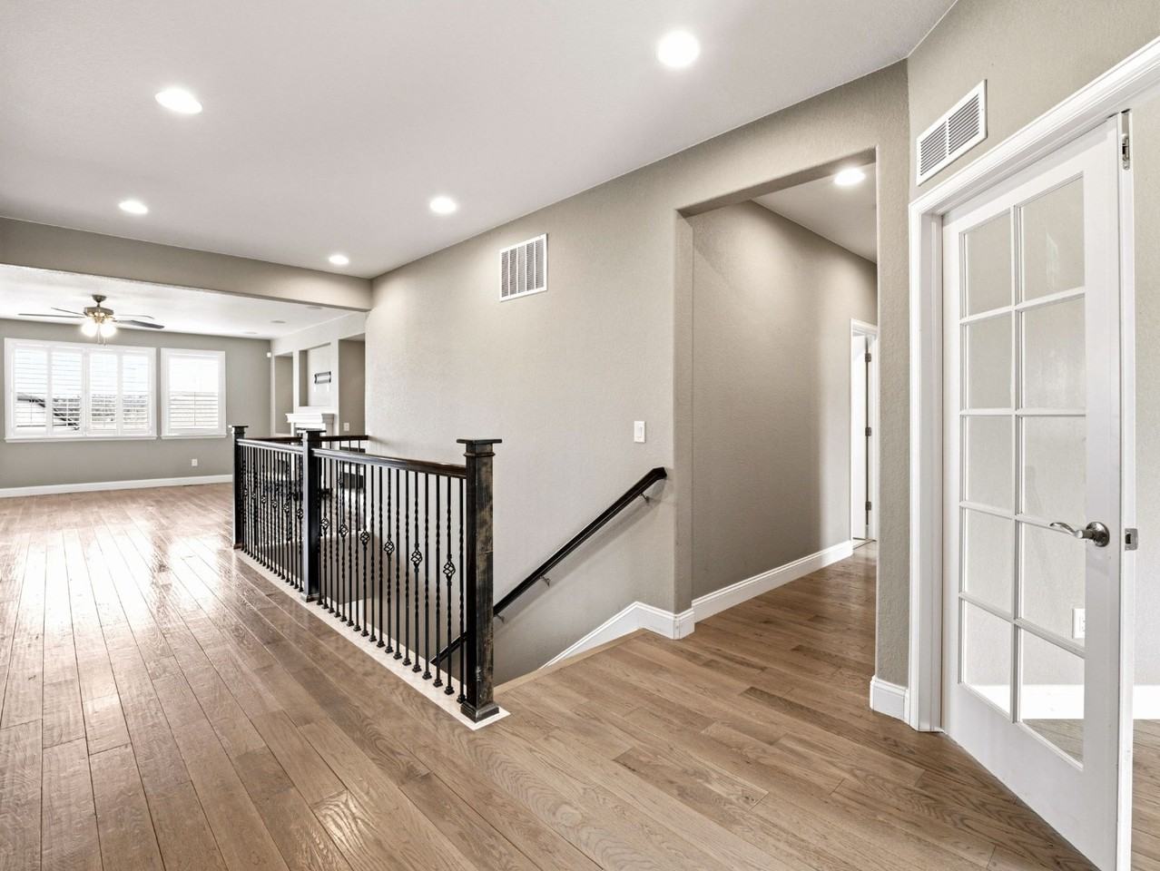 1135 Bonnyton Pl - Photo 4 of 44