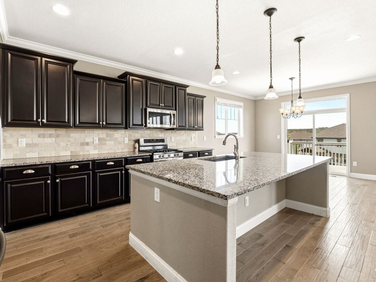 1135 Bonnyton Pl - Photo 7 of 44