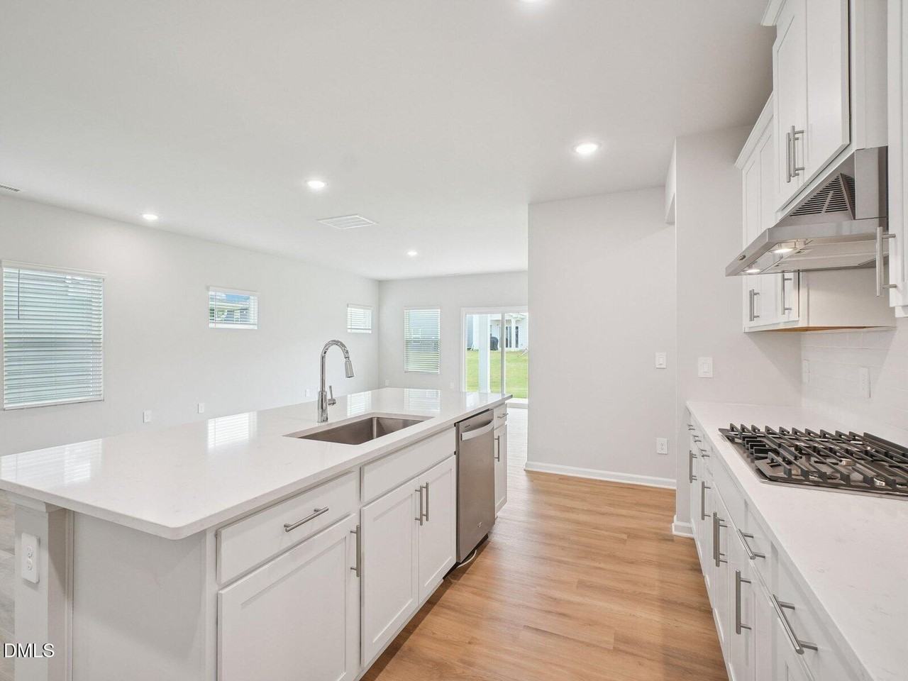 1044 Saint Lawrence Dr - Photo 3 of 22