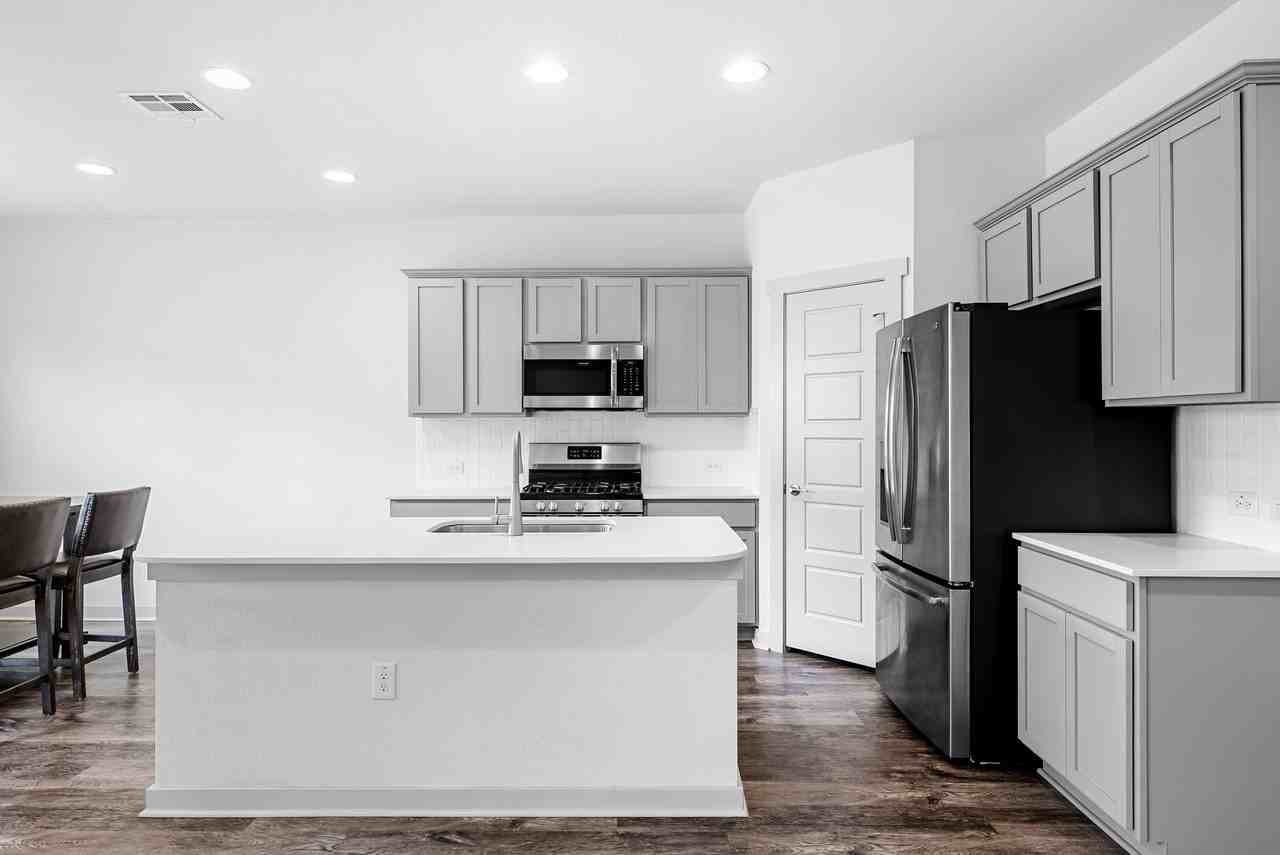 8025 City Top Blvd - Photo 3 of 22