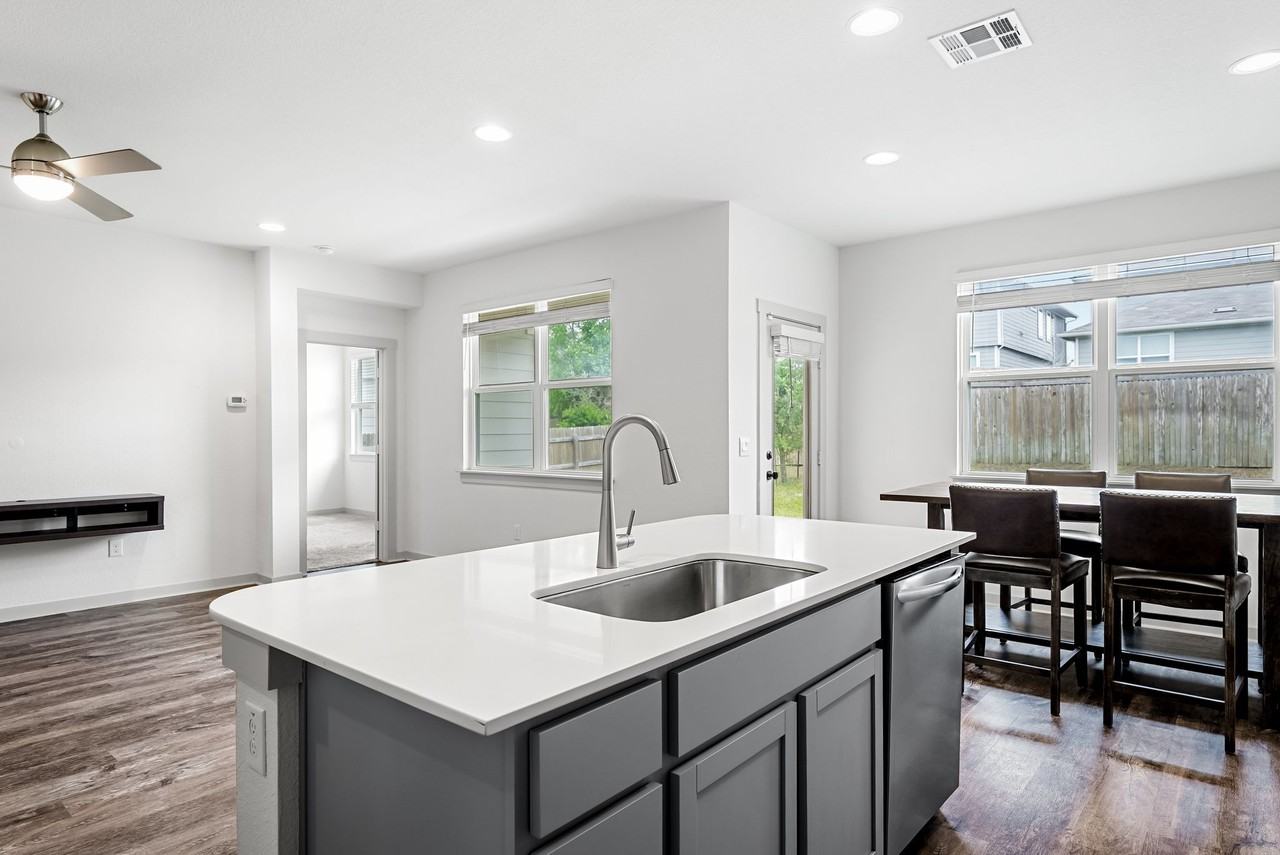 8025 City Top Blvd - Photo 5 of 22