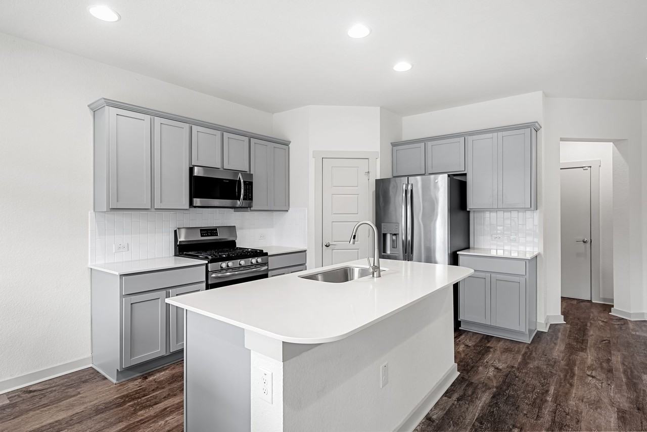 8025 City Top Blvd - Photo 6 of 22