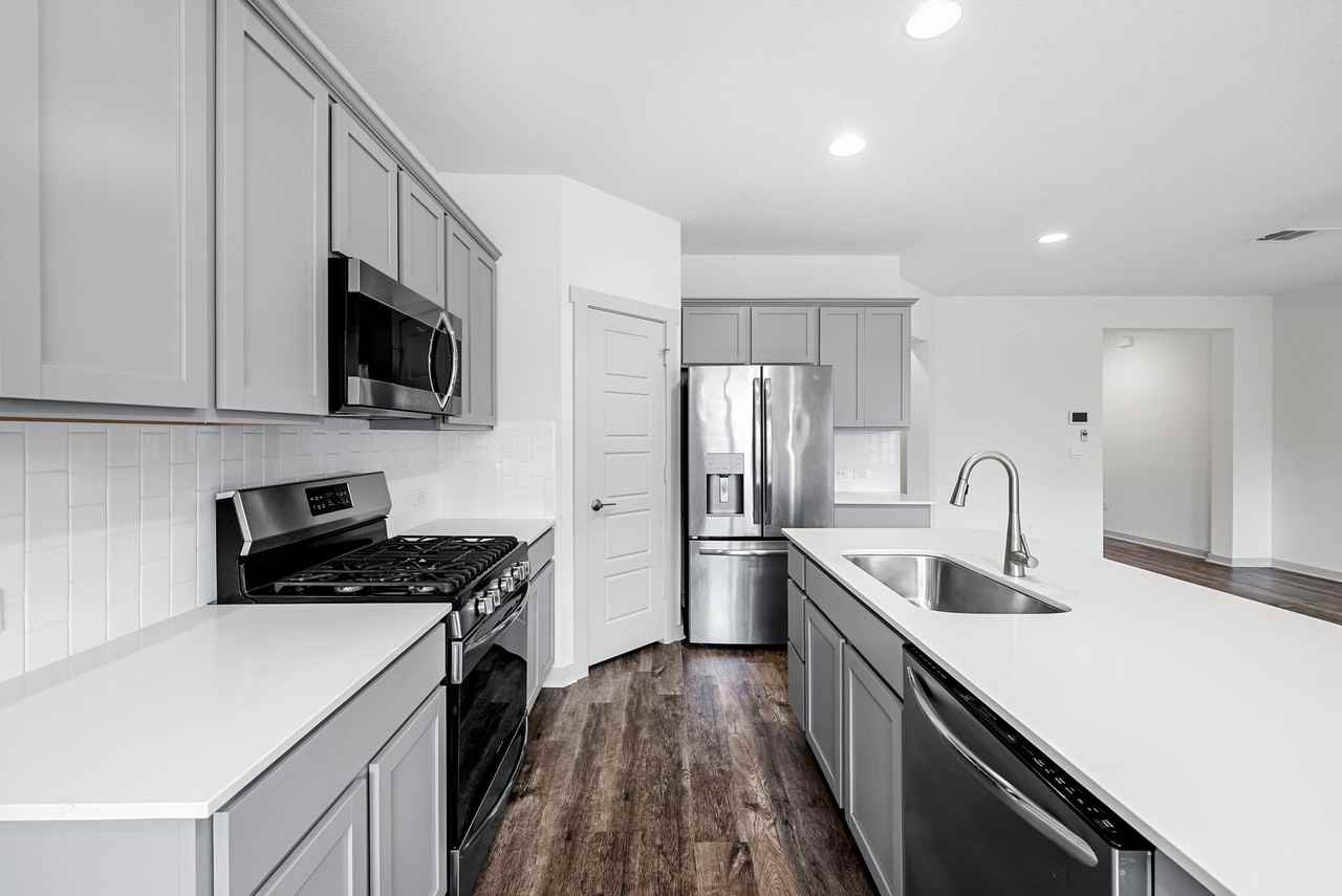 8025 City Top Blvd - Photo 7 of 22