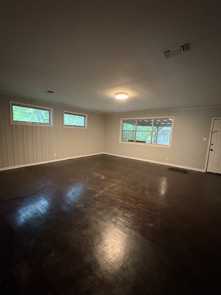 18 Oak Forest Dr - Photo 2 of 8
