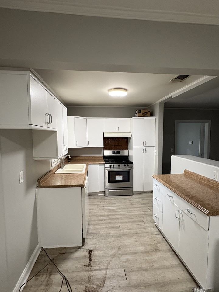 18 Oak Forest Dr - Photo 3 of 8