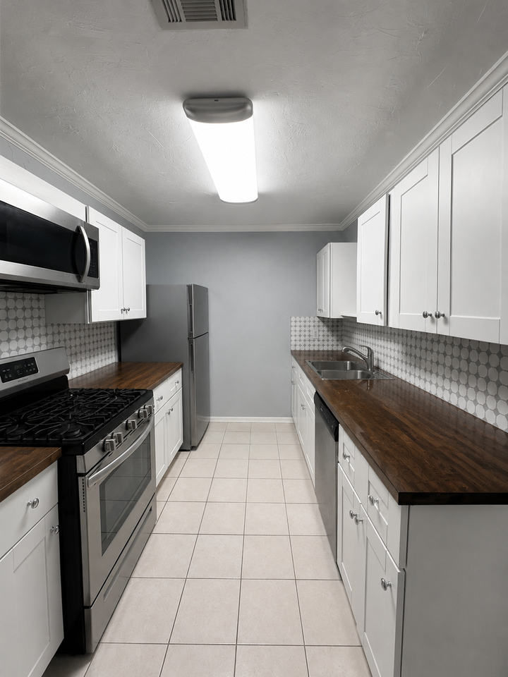 2720 Nw 49th St - Photo 7 of 10
