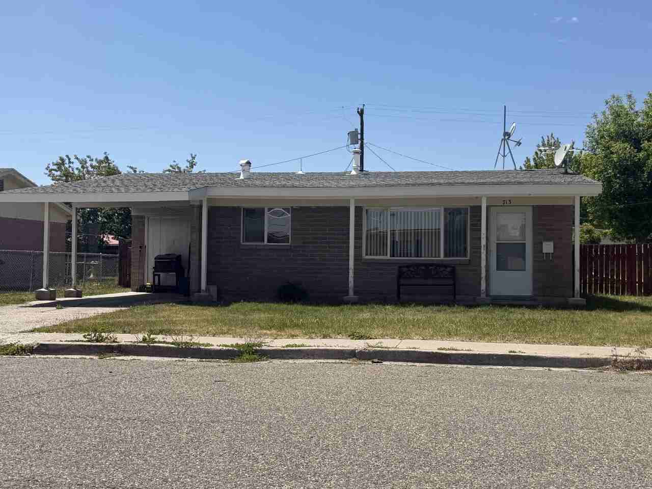 713 S C St - Photo 2 of 2