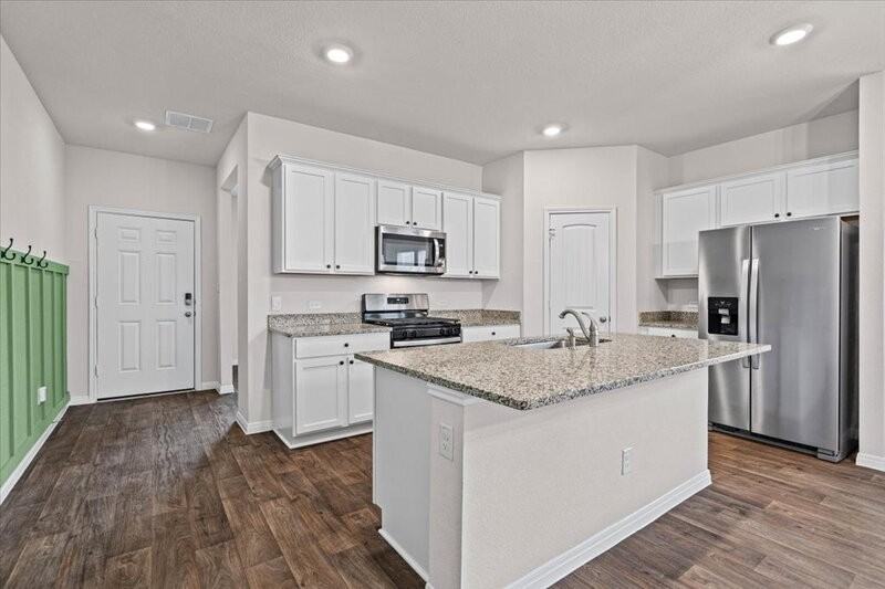 20221 Heinrich Ln - Photo 6 of 42