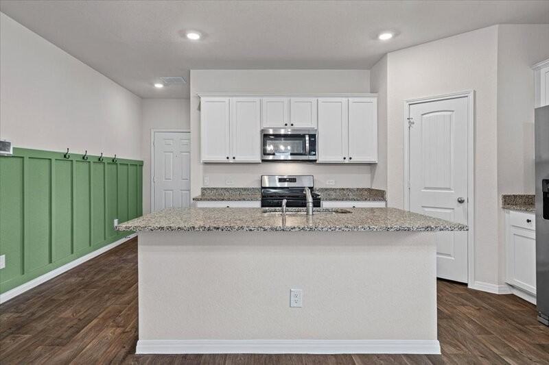 20221 Heinrich Ln - Photo 7 of 42