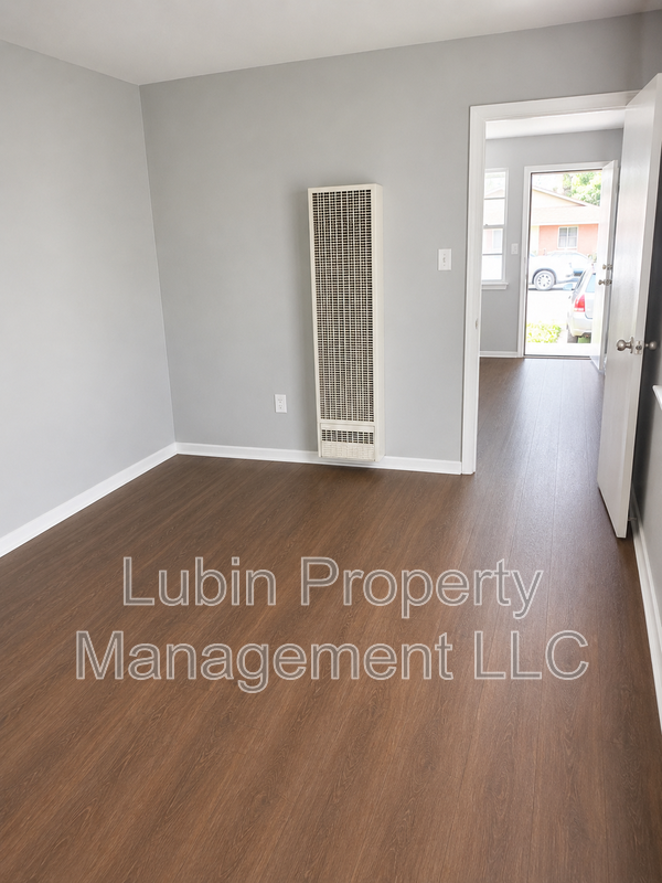 1437 Springdale St - Photo 3 of 6