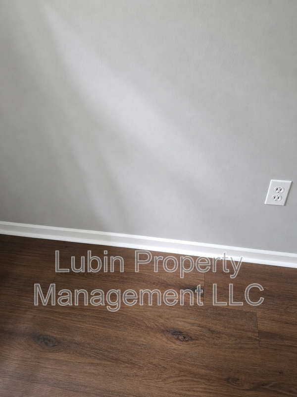 1437 Springdale St - Photo 4 of 6