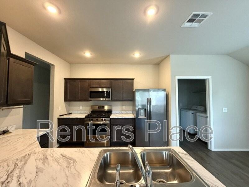 3704 Southeast Avenue - Photo 3 of 17