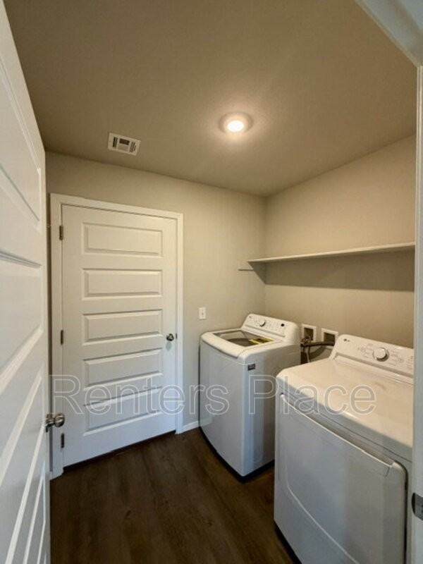 3704 Southeast Avenue - Photo 5 of 17