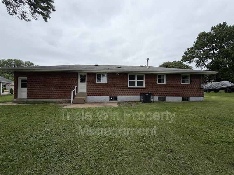 1664 Talisman Ln - Photo 6 of 35