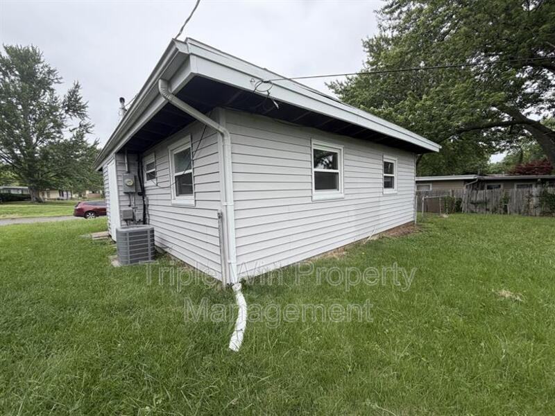 10 Saint Celeste Dr - Photo 4 of 7
