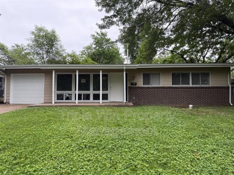 410 Ridge Dr - Photo 2 of 27