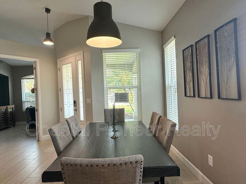 10501 Rochester Way - Photo 6 of 45