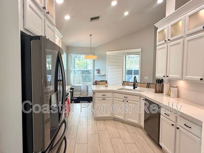 10501 Rochester Way - Photo 7 of 45
