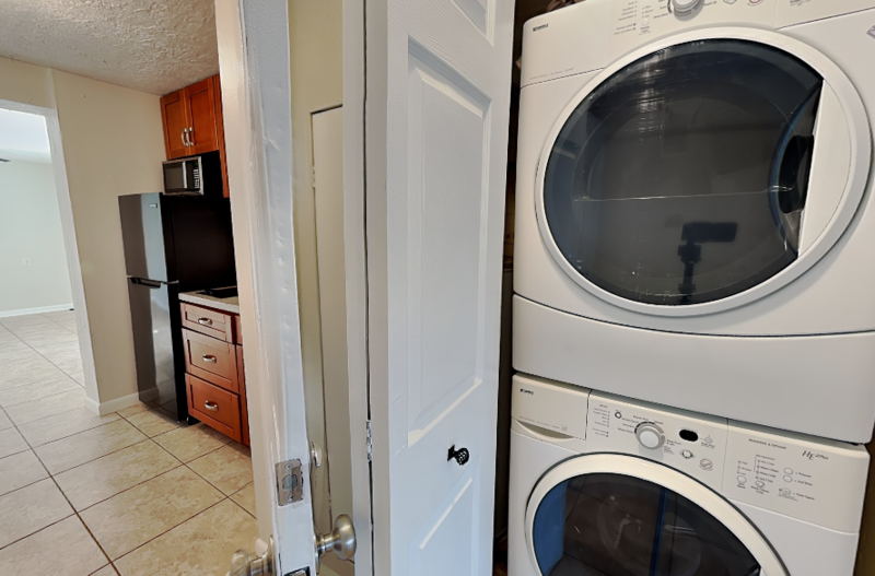 3619 W Cass St #B - Photo 3 of 8