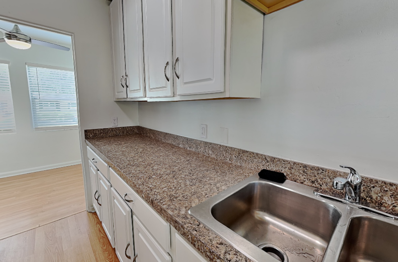 2124 Valencia Rd - Photo 3 of 16
