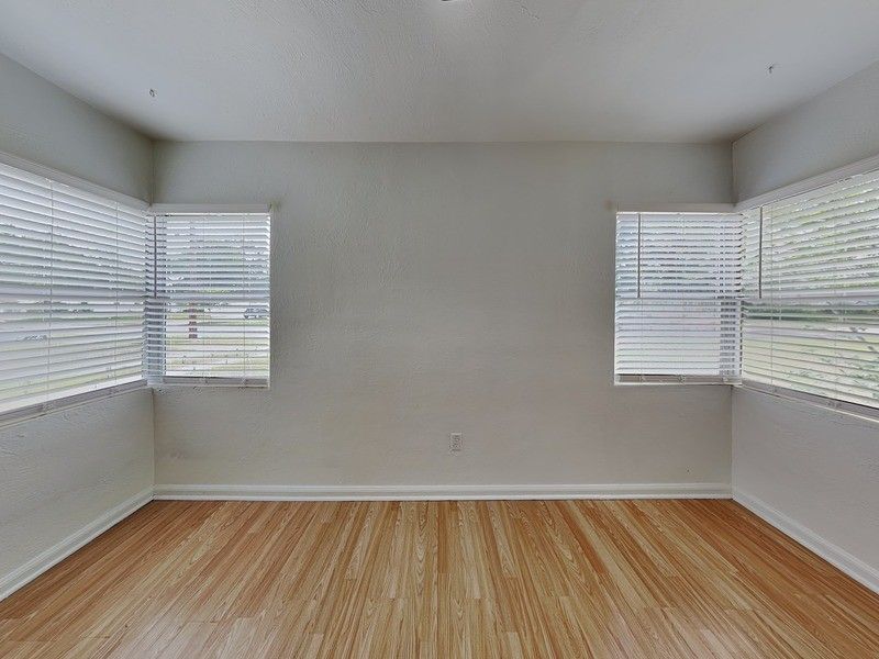 2124 Valencia Rd - Photo 6 of 16