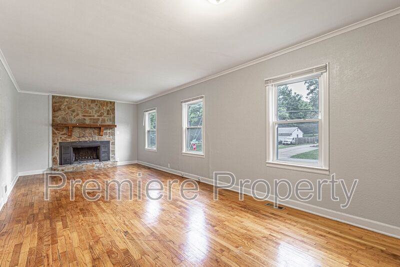 804 E Gudgell Ave - Photo 2 of 14