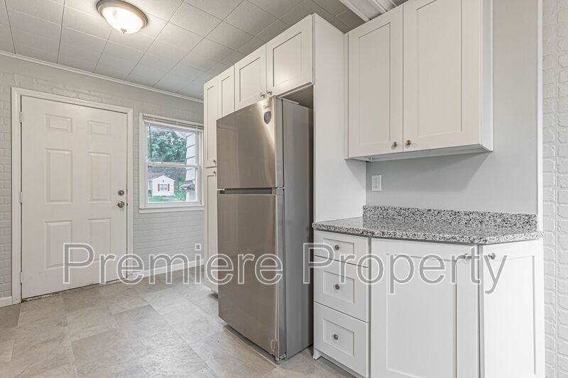 804 E Gudgell Ave - Photo 6 of 14