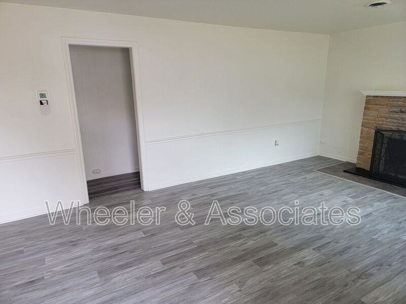 1415 23rd St - Photo 4 of 18