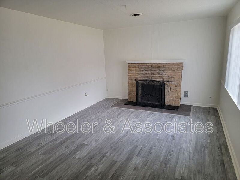 1415 23rd St - Photo 5 of 18
