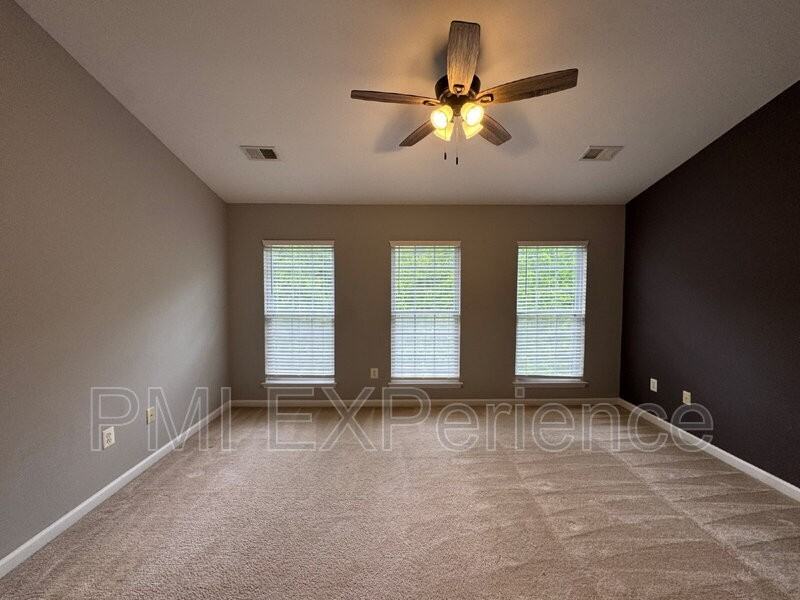 12109 Open View Ln - Photo 3 of 35
