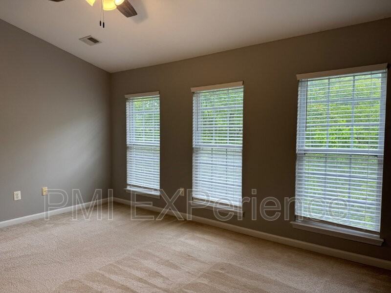 12109 Open View Ln - Photo 4 of 35
