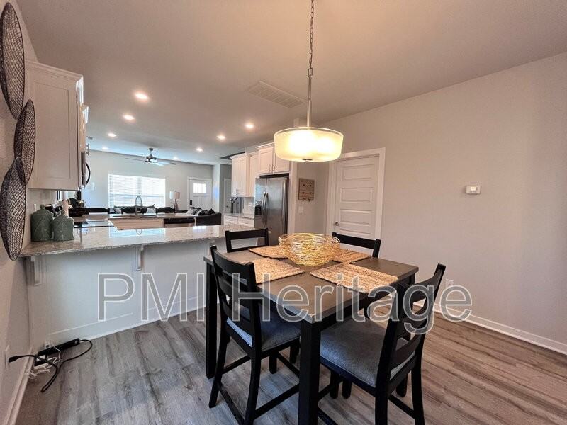 1452 W Sligo St - Photo 6 of 16