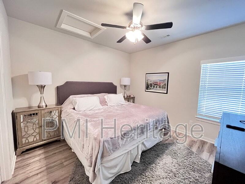 1452 W Sligo St - Photo 7 of 16