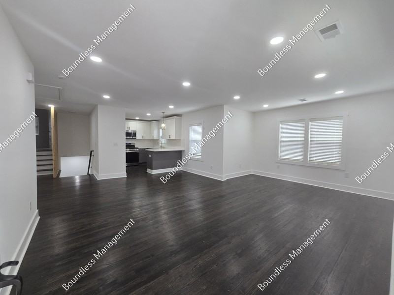 1064 Westmoor Dr Nw - Photo 3 of 19