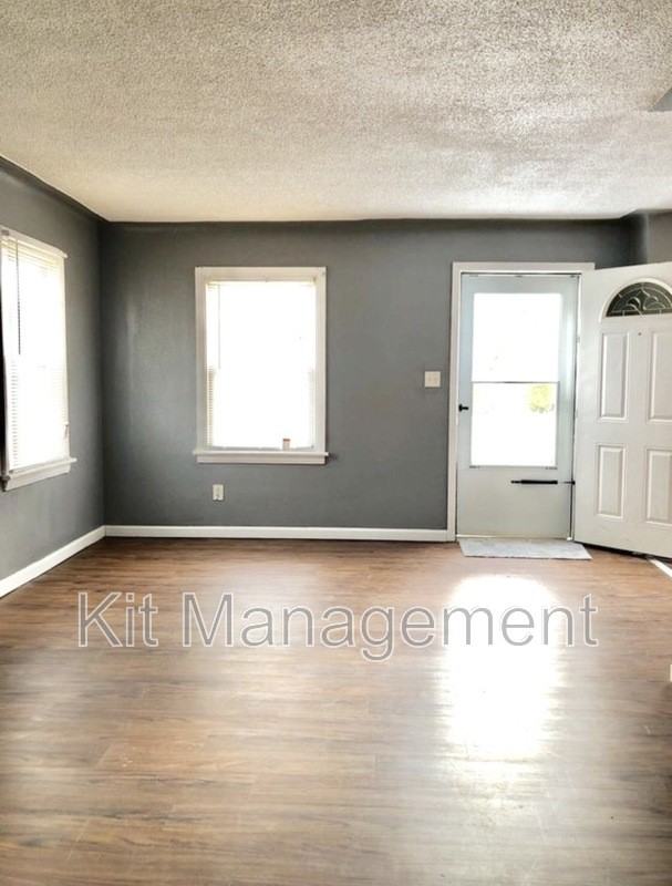 1338 Crestwood Rd - Photo 2 of 12