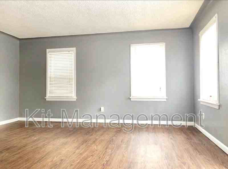 1338 Crestwood Rd - Photo 3 of 12
