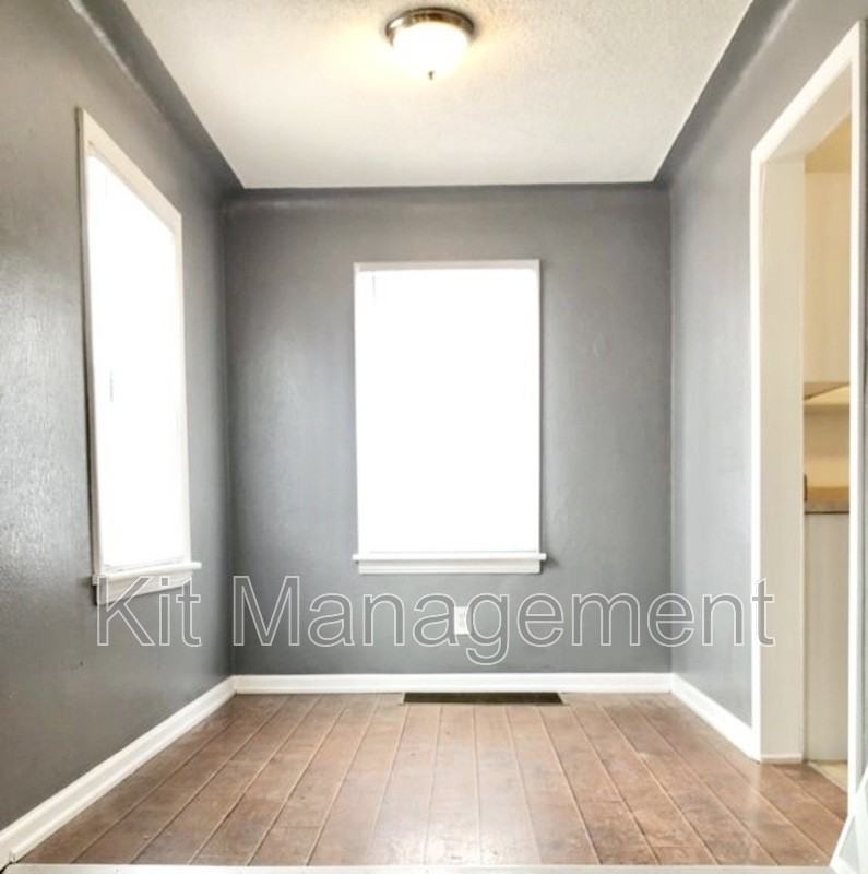 1338 Crestwood Rd - Photo 4 of 12