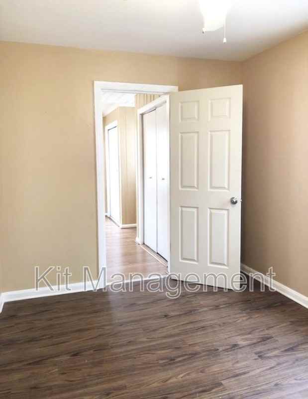 1338 Crestwood Rd - Photo 7 of 12
