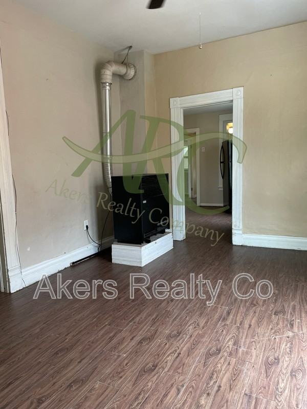 1216 Cedar St - Photo 3 of 13