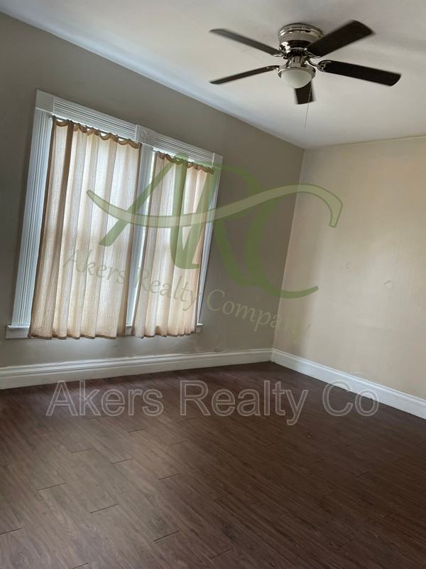 1216 Cedar St - Photo 7 of 13