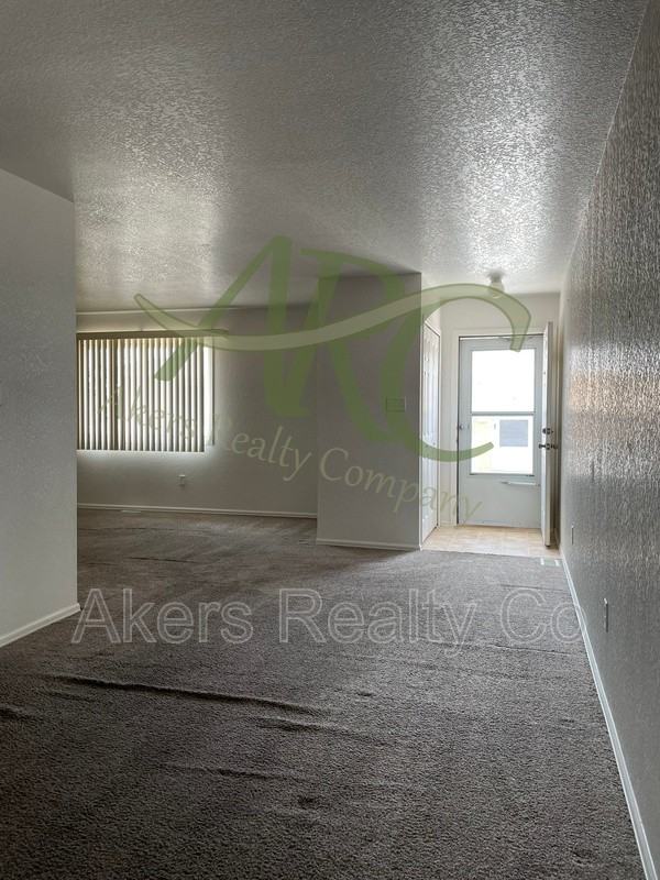 2726 Poplar St #B - Photo 2 of 13