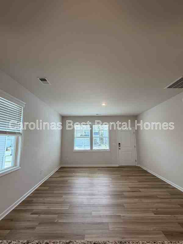 449 Lady Liberty Way - Photo 6 of 27