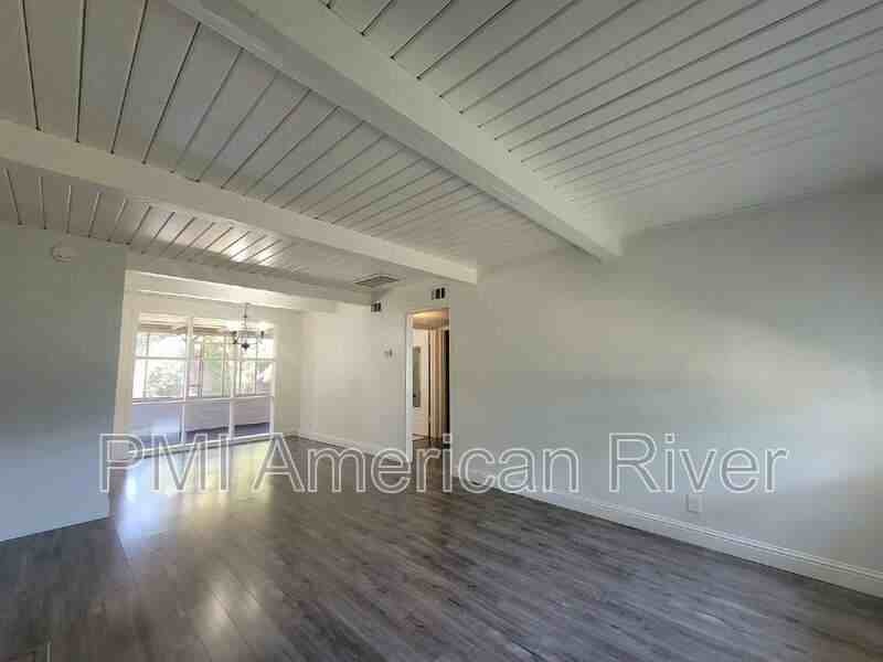 6039 35th Ave - Photo 4 of 13