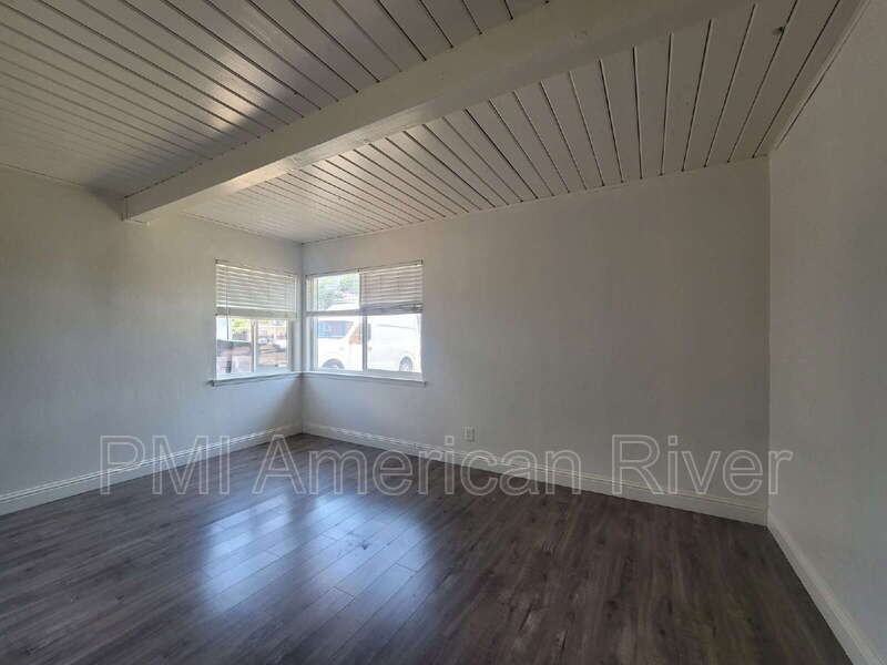 6039 35th Ave - Photo 6 of 13