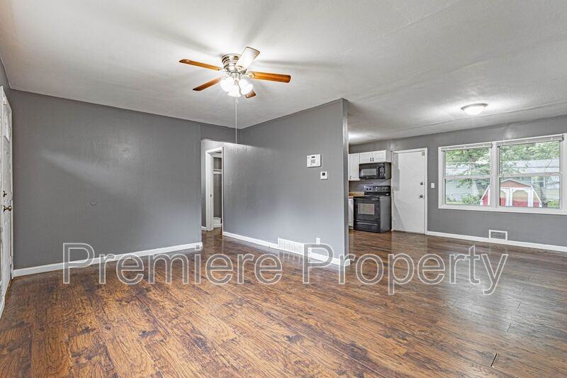 7719 E 112th Ter - Photo 3 of 13